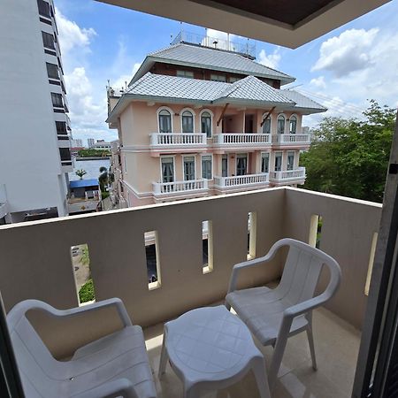 Bella Bella Riverview Bangkok Exteriör bild