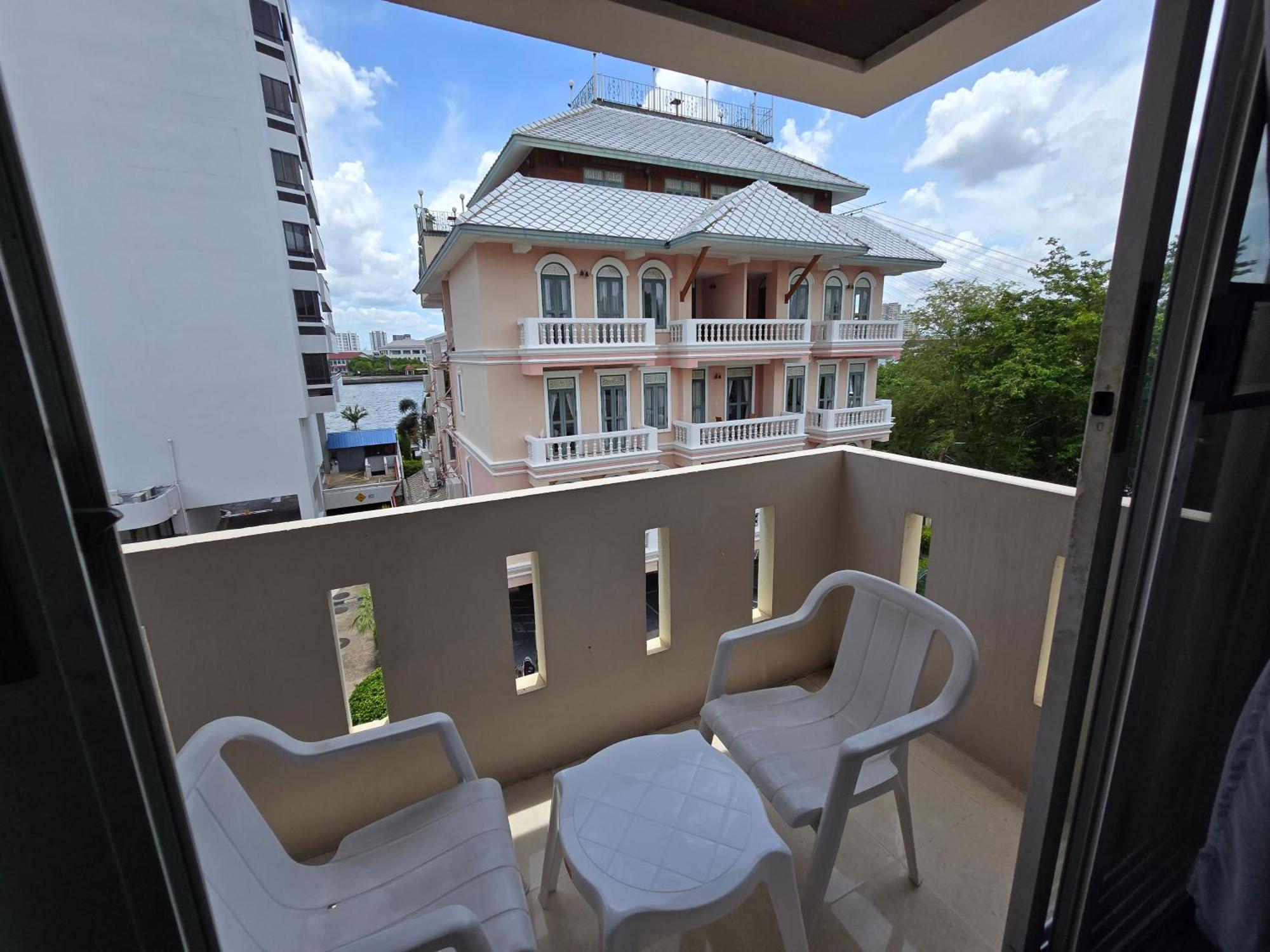 Bella Bella Riverview Bangkok Exteriör bild